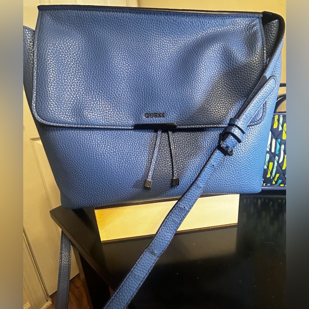 *SALE*GUESS Navy Blue Crossbody/Shoulder Bag w Adjustable Strap